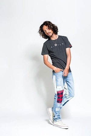 おそ松さんとセヴシグのコラボTシャツ登場、ポップなキャラクターを大人なヴィンテージ加工で｜写真33