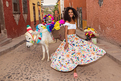 プリーツ プリーズ イッセイ ミヤケのカプセルコレクション、オープニングセレモニーで限定発売 