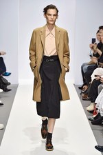 マーガレット・ハウエル2016年秋冬コレクション - マニッシュに潜むフェミニン、柄素材で感じる英国｜写真1