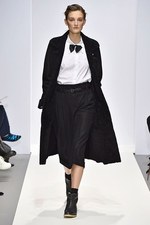 マーガレット・ハウエル2016年秋冬コレクション - マニッシュに潜むフェミニン、柄素材で感じる英国｜写真13