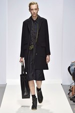 マーガレット・ハウエル2016年秋冬コレクション - マニッシュに潜むフェミニン、柄素材で感じる英国｜写真19