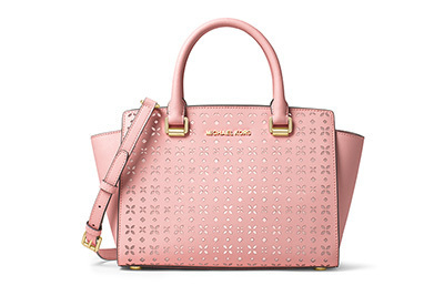 マイケル マイケル・コースからフラワーモチーフのサッチェルバッグやトート、サンダルが登場