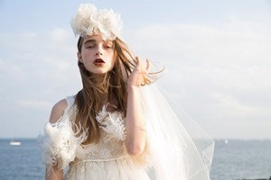 東京ブランド「アーチェロ」が提案するウェディング、手刺繍のドレスや二次会用ルックを西武渋谷店で展開