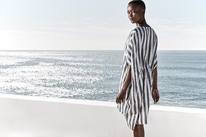 ジェームス パース限定ストアがトゥモローランド渋谷本店に、セットアップやドレスなど新スタイルを提案