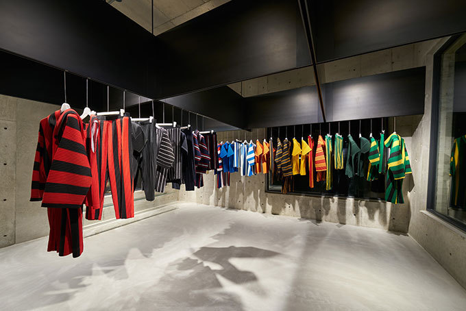 オム プリッセ イッセイ ミヤケ、初の単独路面店が代官山にオープン - 店舗デザインは深澤直人｜写真21