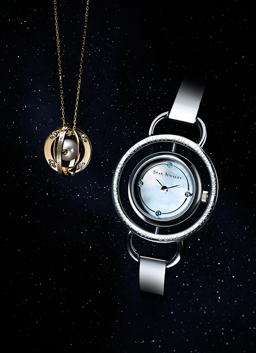 スタージュエリーから天球儀をイメージした限定ネックレスと時計が登場 | 写真