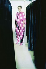 バレンシアガ 2016年プレフォールコレクション - 前を向くために歴史を振り返る｜写真3