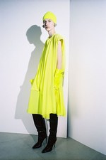 バレンシアガ 2016年プレフォールコレクション - 前を向くために歴史を振り返る｜写真4