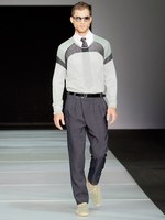 ダイナミックな幾何学モチーフをテーマに ジョルジオ アルマーニ　2012年春夏メンズコレクション｜写真24