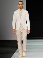ダイナミックな幾何学モチーフをテーマに ジョルジオ アルマーニ　2012年春夏メンズコレクション｜写真30