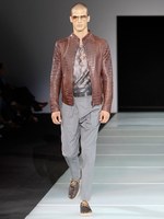 ダイナミックな幾何学モチーフをテーマに ジョルジオ アルマーニ　2012年春夏メンズコレクション｜写真33