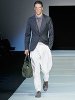 ダイナミックな幾何学モチーフをテーマに ジョルジオ アルマーニ　2012年春夏メンズコレクション｜写真40