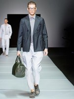 ダイナミックな幾何学モチーフをテーマに ジョルジオ アルマーニ　2012年春夏メンズコレクション｜写真41