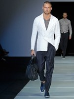 ダイナミックな幾何学モチーフをテーマに ジョルジオ アルマーニ　2012年春夏メンズコレクション｜写真60