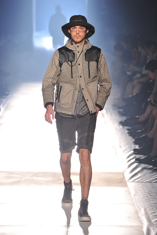 ホワイトマウンテニアリング(White Mountaineering) 2012年春夏メンズコレクション シルエット - 写真1