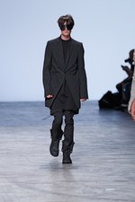 ナスカの地上絵からヒントを得た、崇高な戦士達 - リック・オウエンス(Rick Owens)、2012年春夏コレクション｜写真24