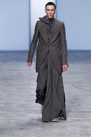 ナスカの地上絵からヒントを得た、崇高な戦士達 - リック・オウエンス(Rick Owens)、2012年春夏コレクション｜写真1