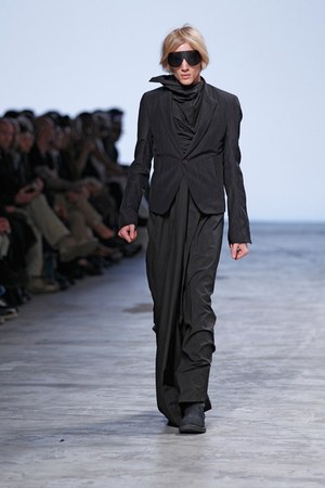 ナスカの地上絵からヒントを得た、崇高な戦士達 - リック・オウエンス(Rick Owens)、2012年春夏コレクション｜写真9