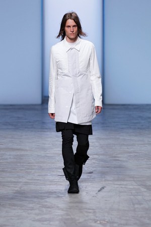 ナスカの地上絵からヒントを得た、崇高な戦士達 - リック・オウエンス(Rick Owens)、2012年春夏コレクション｜写真19
