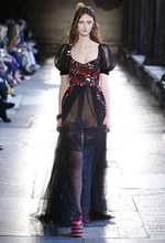 グッチ 2017年リゾートコレクション - 英・ウェストミンスター寺院で魅せる‟アニマル”の世界｜写真18