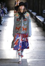 グッチ 2017年リゾートコレクション - 英・ウェストミンスター寺院で魅せる‟アニマル”の世界｜写真50