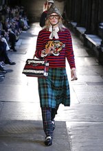 グッチ 2017年リゾートコレクション - 英・ウェストミンスター寺院で魅せる‟アニマル”の世界｜写真59