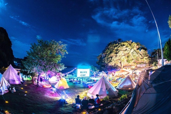 野外シネマキャンプフェス「MUJINTO cinema CAMP」和歌山の無人島で開催