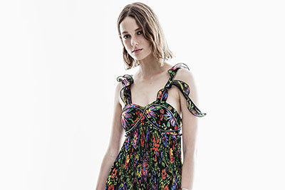 2017年春夏NYコレクション｜3.1 フィリップ リム 17年リゾートコレクション、サイケデリックな花に囲まれ彷徨う現代のボヘミア