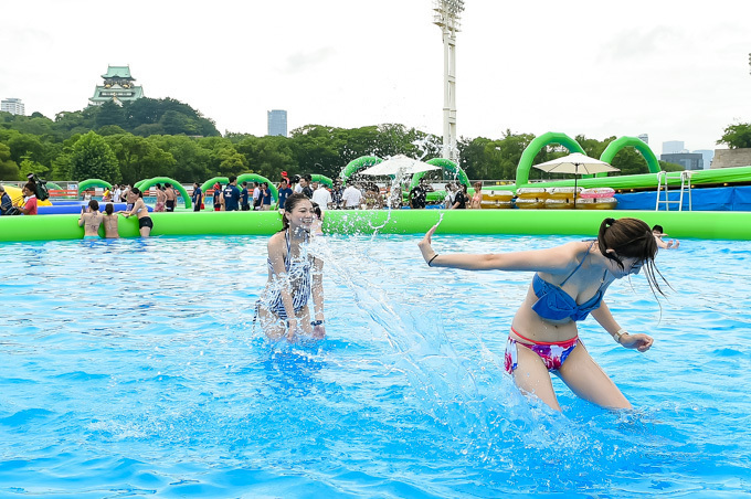 大阪城ウォーターパークbyハウステンボス初開催 - ウォータースライダーやプールを都会の真ん中で｜写真13