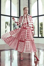 フェンディ 2017年リゾートコレクション - 万華鏡の中に広がる花と波の世界｜写真1