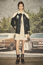 コーチ 2017年リゾートコレクション - 女性らしさとアメリカンギャングをミックス｜写真2