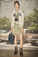 コーチ 2017年リゾートコレクション - 女性らしさとアメリカンギャングをミックス｜写真7