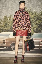 コーチ 2017年リゾートコレクション - 女性らしさとアメリカンギャングをミックス｜写真13