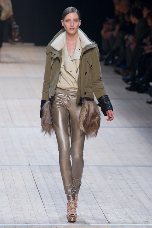 バルバラ ビュイ 2011-12年秋冬<span>コレクション</span> - 写真9
