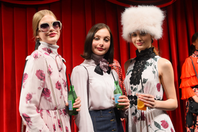 ケイト・スペード ニューヨーク16年秋は踊り子＆シンガーをモデルに、香水バッグ＆ネコシューズを提案