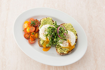 サラベス「アボカドトースト」