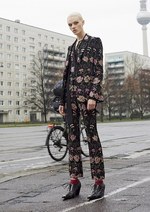 ジバンシィ バイ リカルド ティッシ 16年プレフォールコレクション - ランジェリーを身近な存在に｜写真5