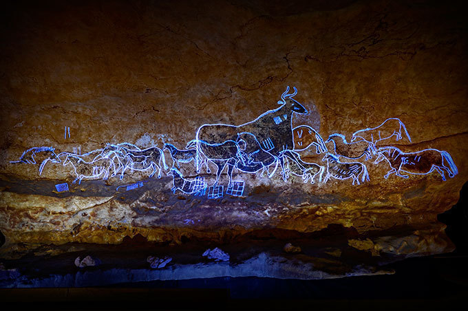 「ラスコー展」国立科学博物館で開催、非公開の洞窟壁画を実物大で再現！世界初公開の顔料も | 写真
