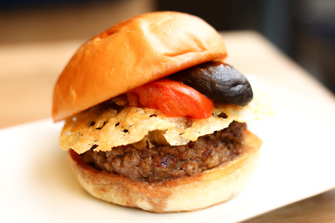 LA発「ウマミバーガー(UMAMI BURGER)」日本上陸、人気ハンバーガーが東京・青山に｜写真1