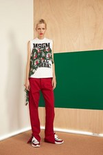 MSGM 2017年リゾート - スポーティーな女性に捧げる満開の花々｜写真3