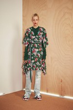MSGM 2017年リゾート - スポーティーな女性に捧げる満開の花々｜写真7