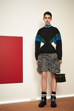 MSGM 2017年リゾート - スポーティーな女性に捧げる満開の花々｜写真24