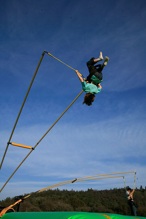 「スポーツ博覧会」駒沢＆小金井公園で開催 - 命綱なしで6m上から飛び降りる絶叫アトラクション | 写真