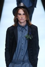 エンポリオ アルマーニ 17年春夏メンズコレクション - グラフィカルな指紋は、唯一無二のデザインに｜写真17