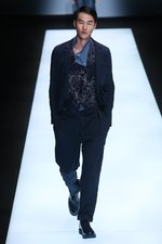 エンポリオ アルマーニ 17年春夏メンズコレクション - グラフィカルな指紋は、唯一無二のデザインに｜写真23