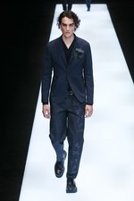 エンポリオ アルマーニ 17年春夏メンズコレクション - グラフィカルな指紋は、唯一無二のデザインに｜写真3