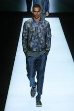 エンポリオ アルマーニ 17年春夏メンズコレクション - グラフィカルな指紋は、唯一無二のデザインに｜写真77