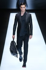 エンポリオ アルマーニ 17年春夏メンズコレクション - グラフィカルな指紋は、唯一無二のデザインに｜写真8