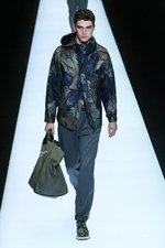 エンポリオ アルマーニ 17年春夏メンズコレクション - グラフィカルな指紋は、唯一無二のデザインに｜写真83