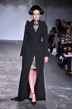 ドリアングレイの肖像の世界をモダンに表現 - コリー ニールセン(Corrie Nielsen)2012年春夏コレクション｜写真16